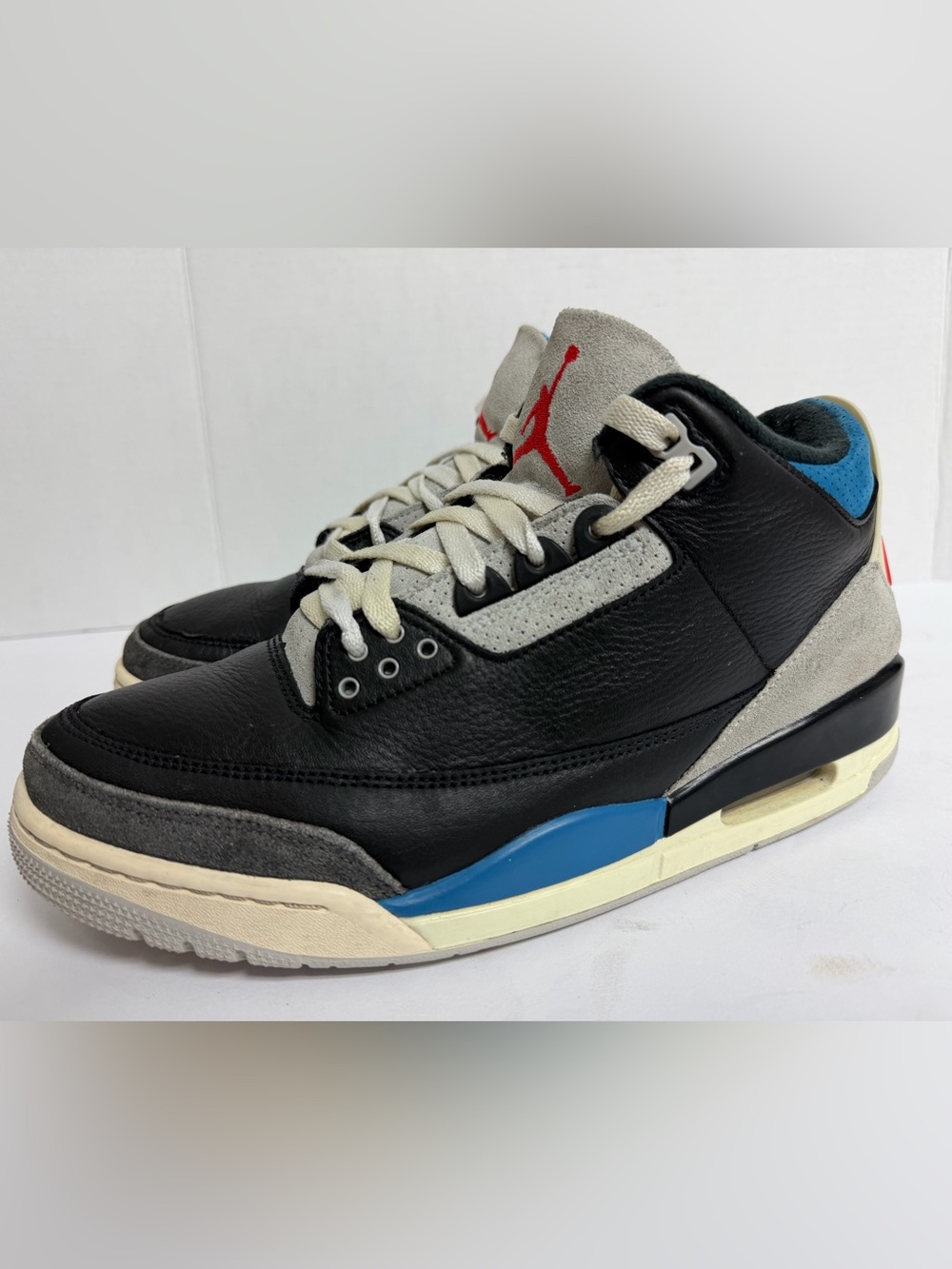 Jordan Air Jordan 3 Retro OG "Rare Air" Black/Chile Red/Neutral Grey IB8967-004